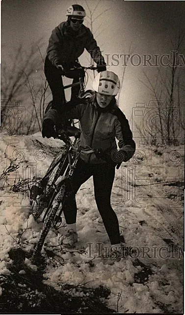 1989 Press Photo Sysco Cyclo cross-country bicycle racers in Wauwatosa
