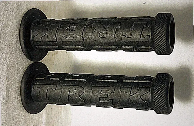 Vintage TREK handlebar grips BMX mtb mountain bike team race 120mm gt xc